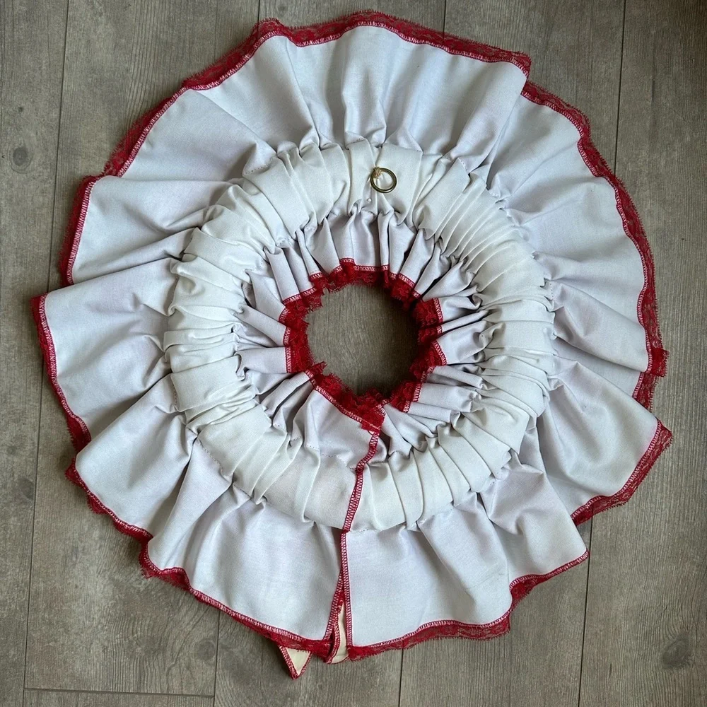 Vintage 1970s Christmas Holiday Wreath Handmade Red White Ruffled Swan Print